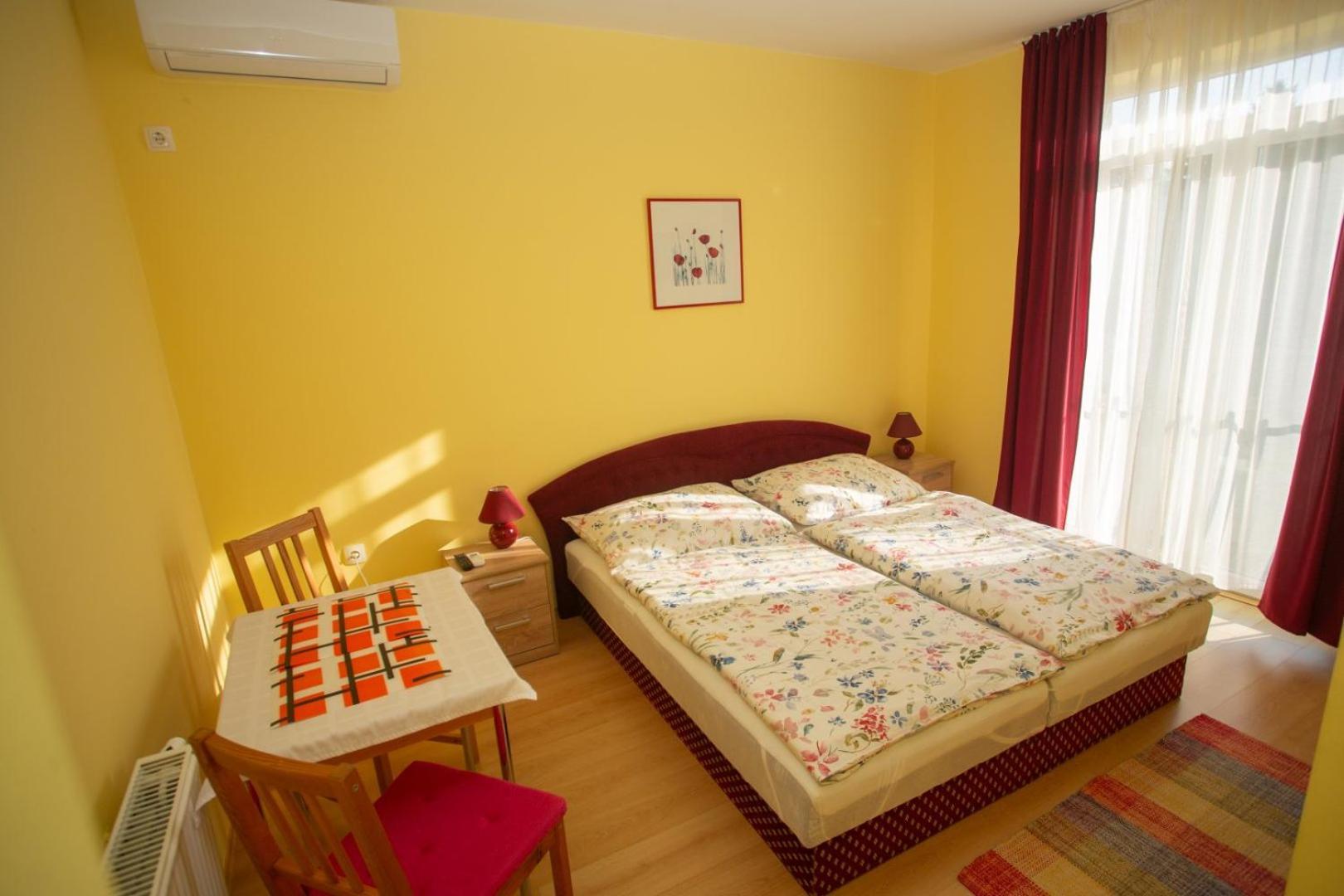 Kondics Apartmanház Sárvár Exterior foto