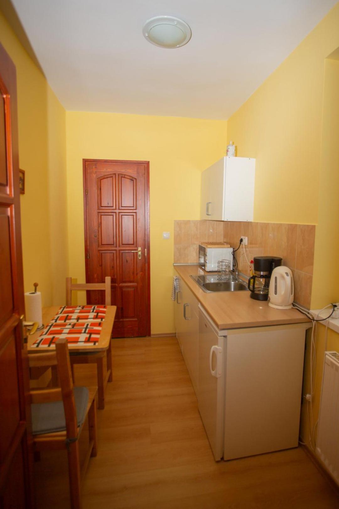 Kondics Apartmanház Sárvár Exterior foto