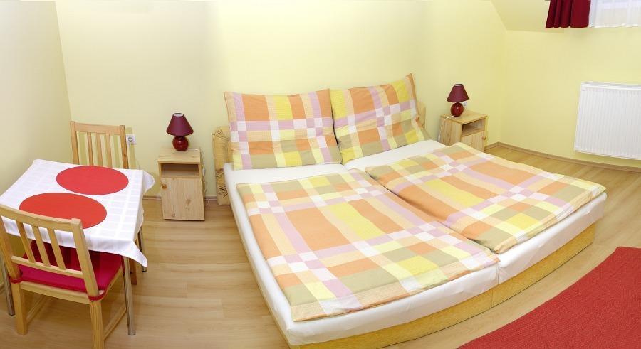 Kondics Apartmanház Sárvár Habitación foto